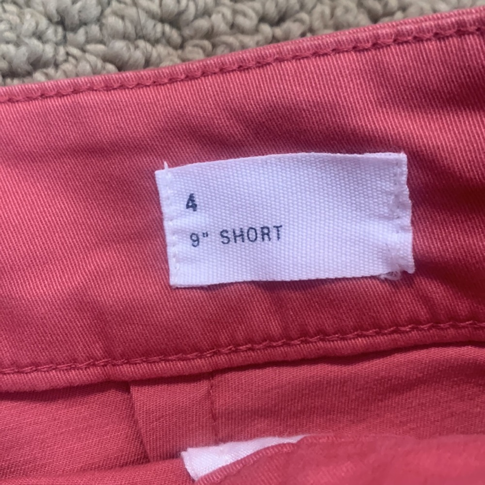 NWT: GAP Bermuda Shorts - Picture 6 of 11